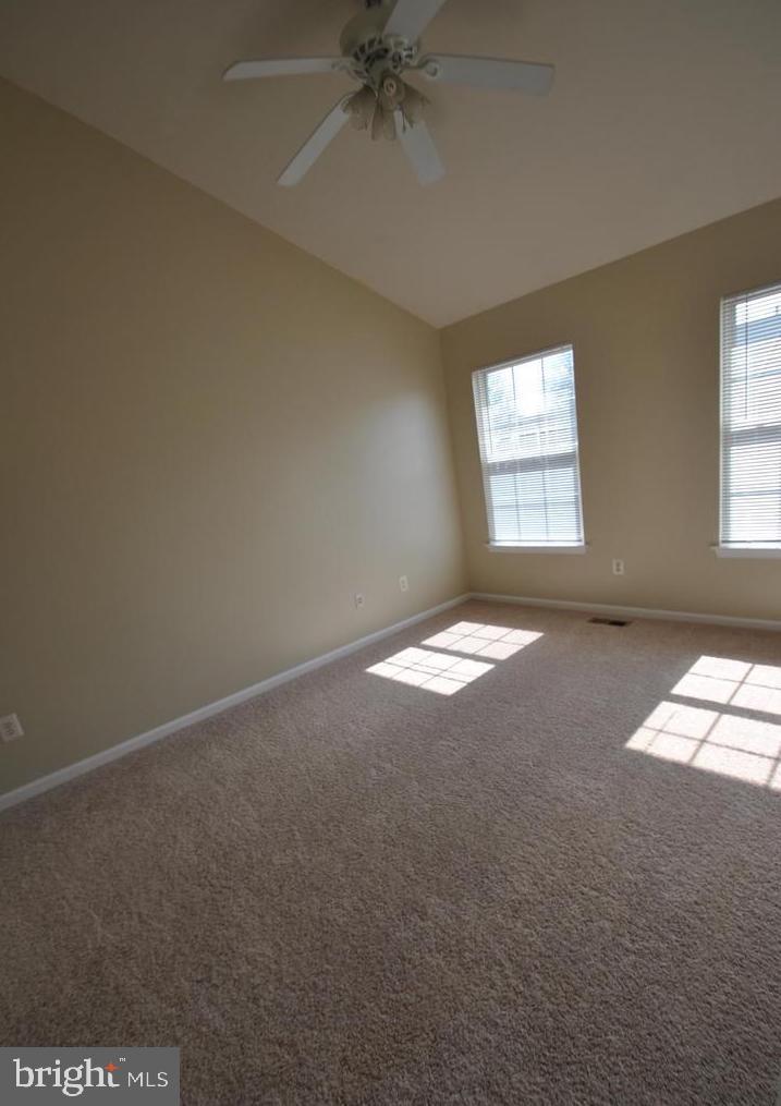 FAIR LAKES COURT - Residential