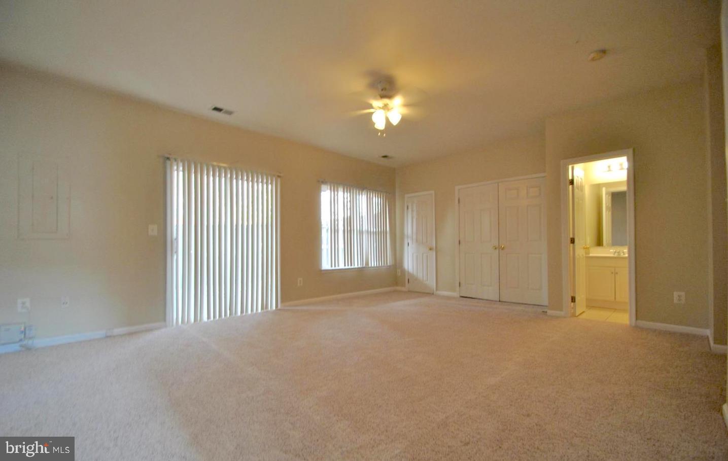 FAIR LAKES COURT - Residential
