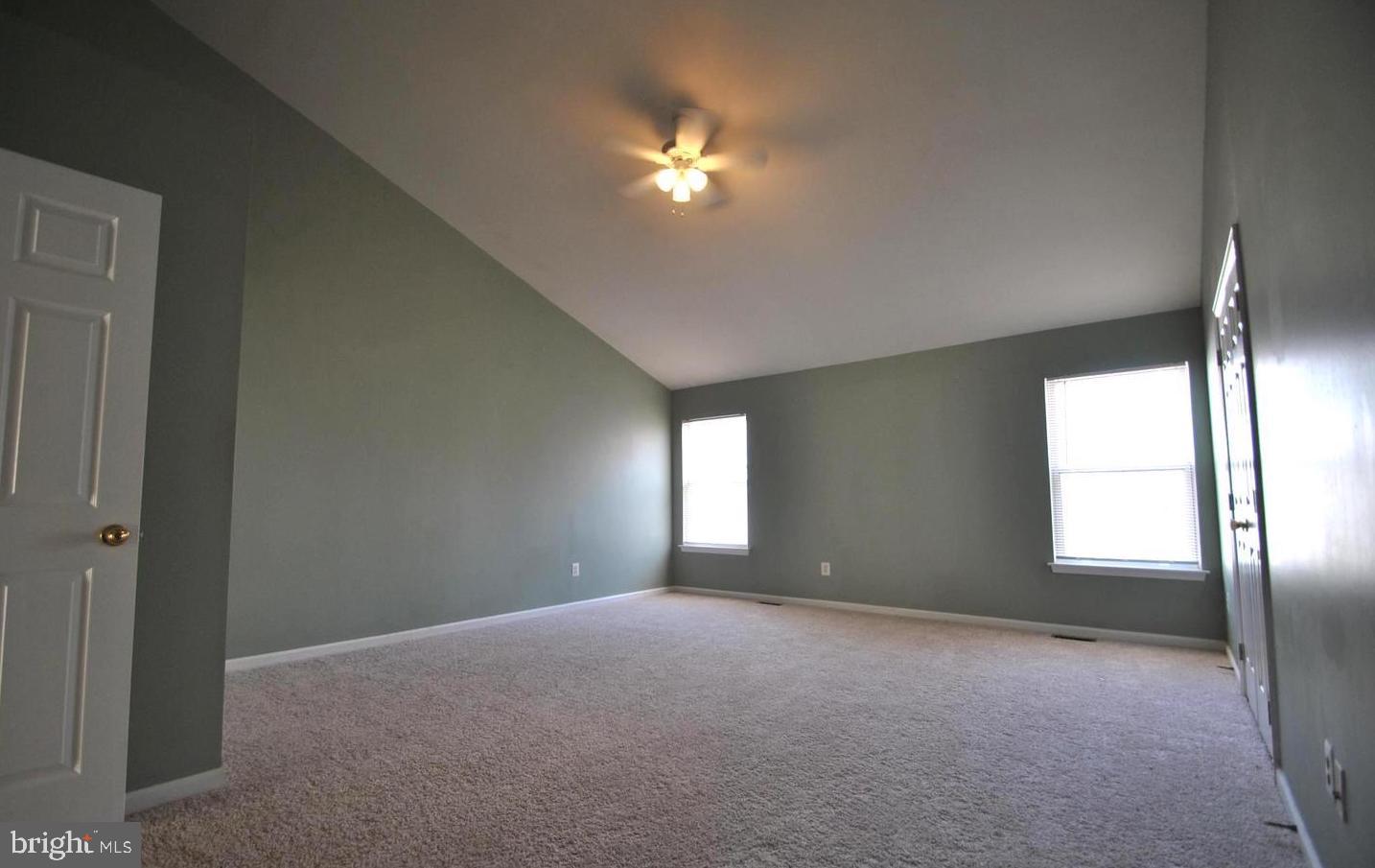 FAIR LAKES COURT - Residential