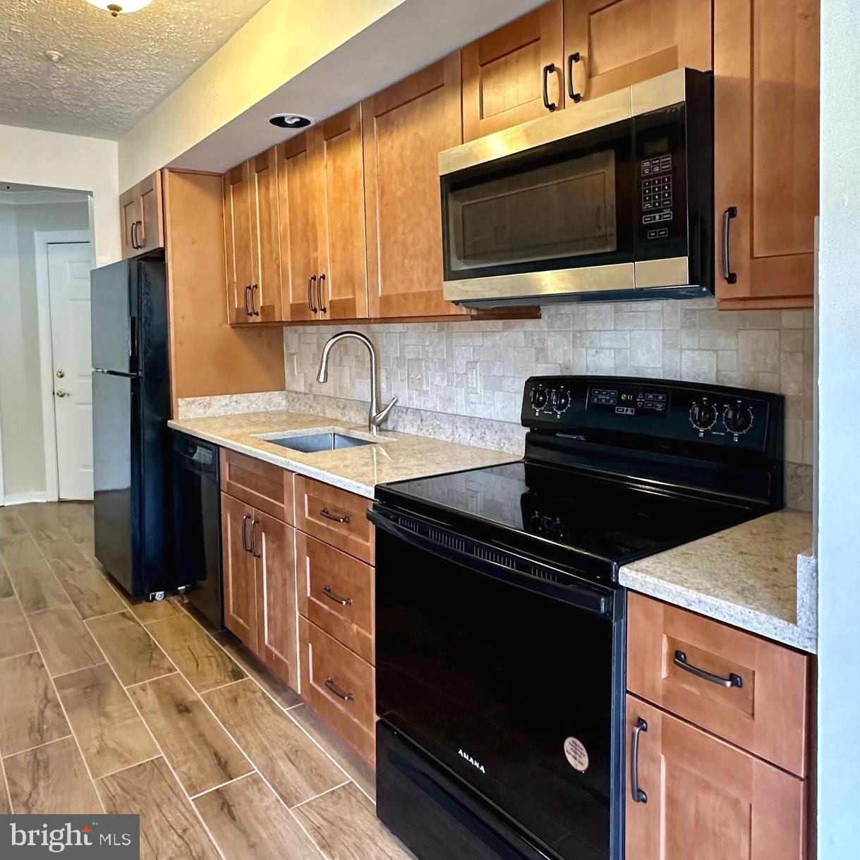 POND CONDOMINIUMS - Residential