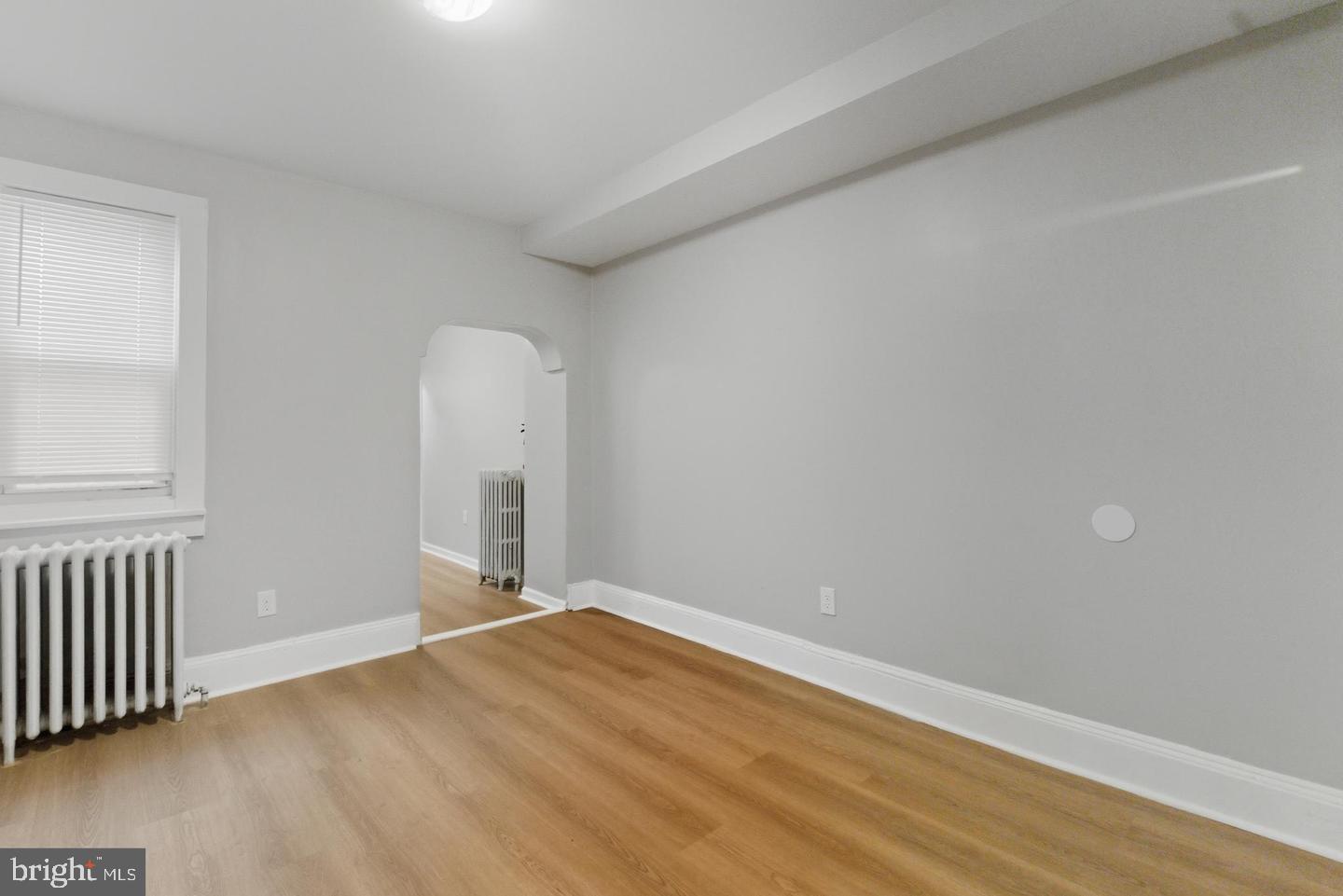 EAST KENSINGTON - Residential