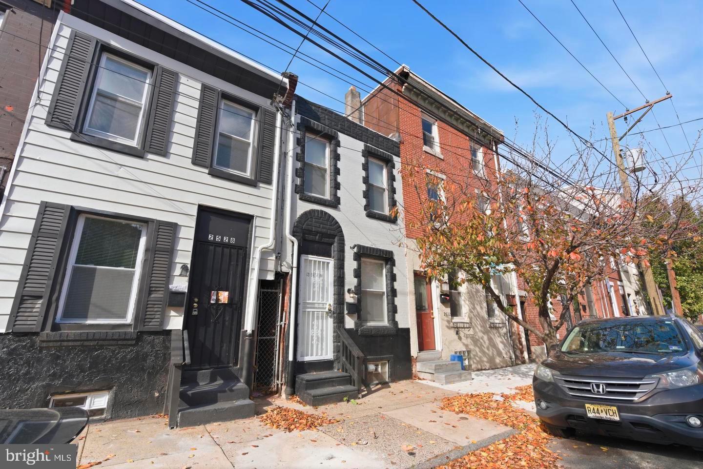 EAST KENSINGTON - Residential
