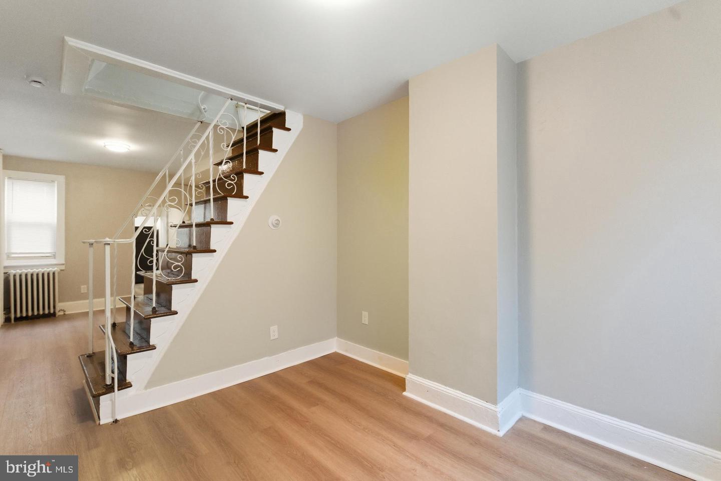EAST KENSINGTON - Residential