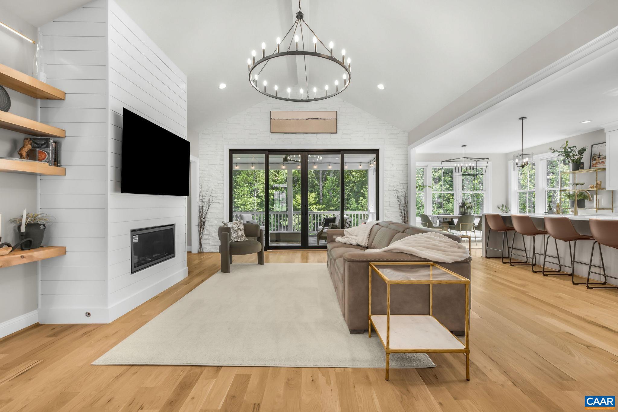SPRING CREEK - Residential