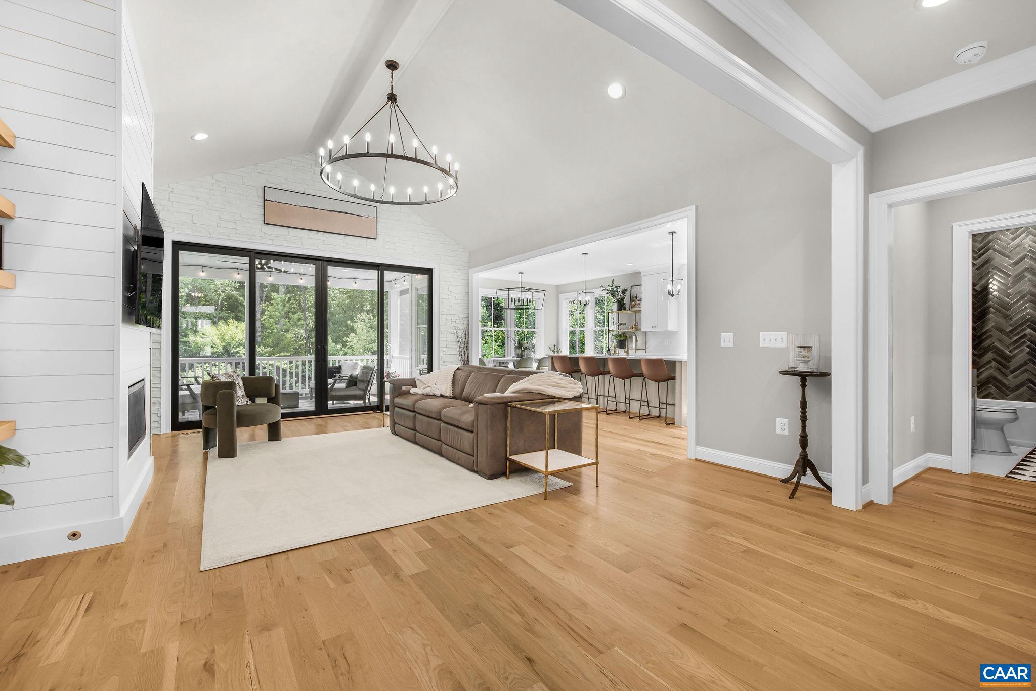 SPRING CREEK - Residential