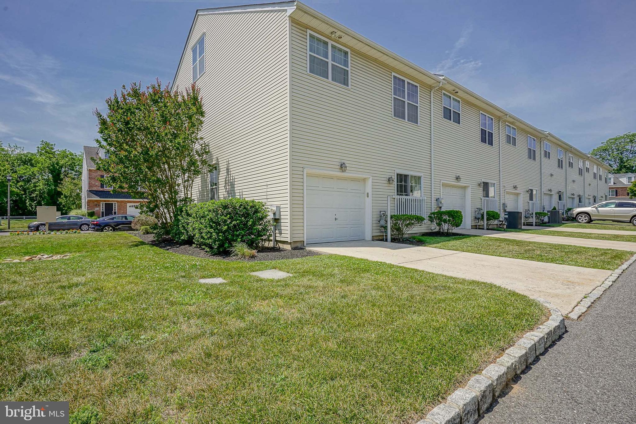 EAST FALLS - Residential