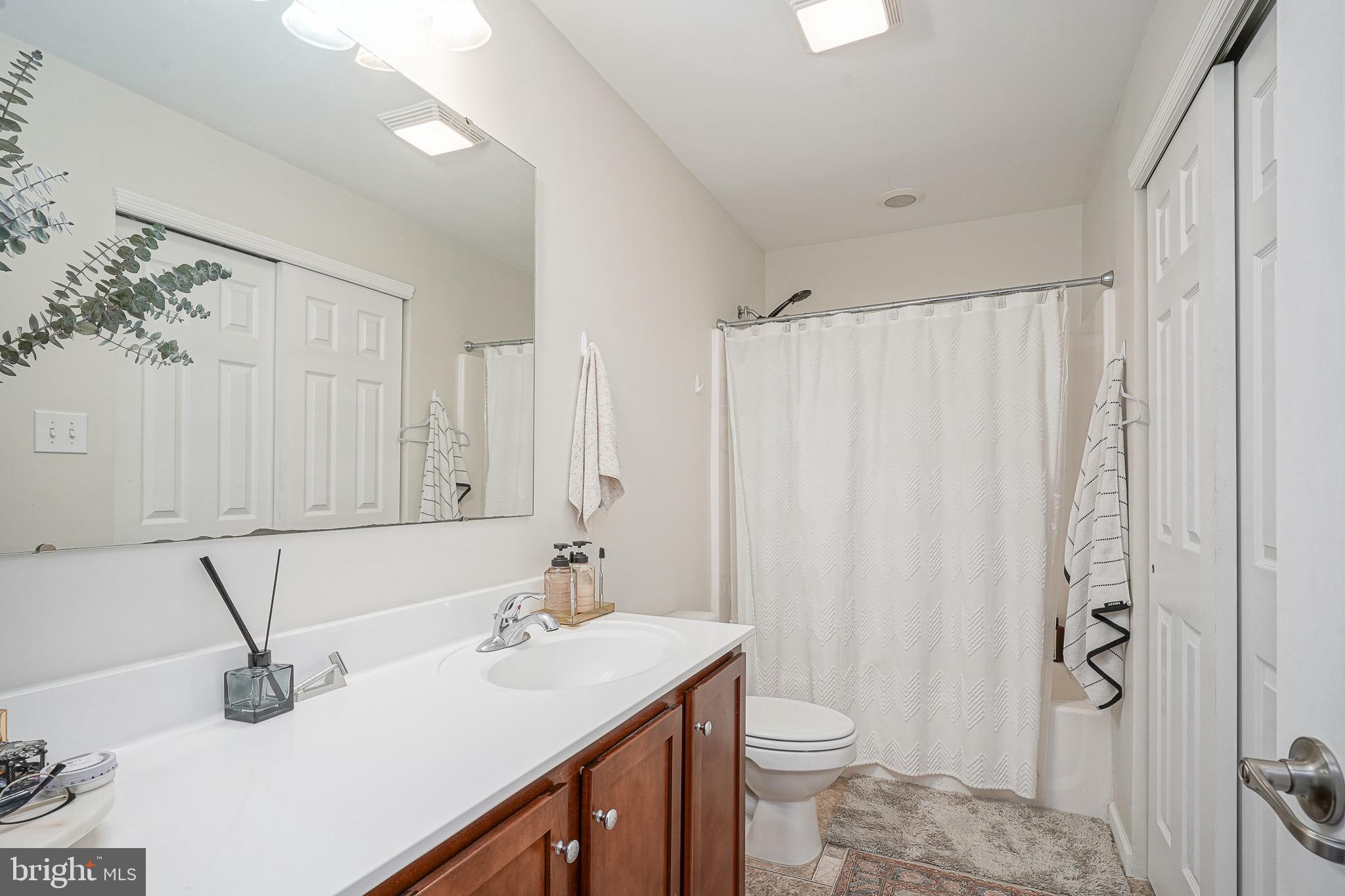 EAST FALLS - Residential