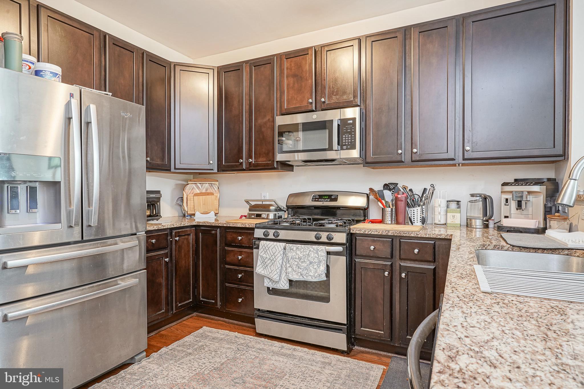 EAST FALLS - Residential