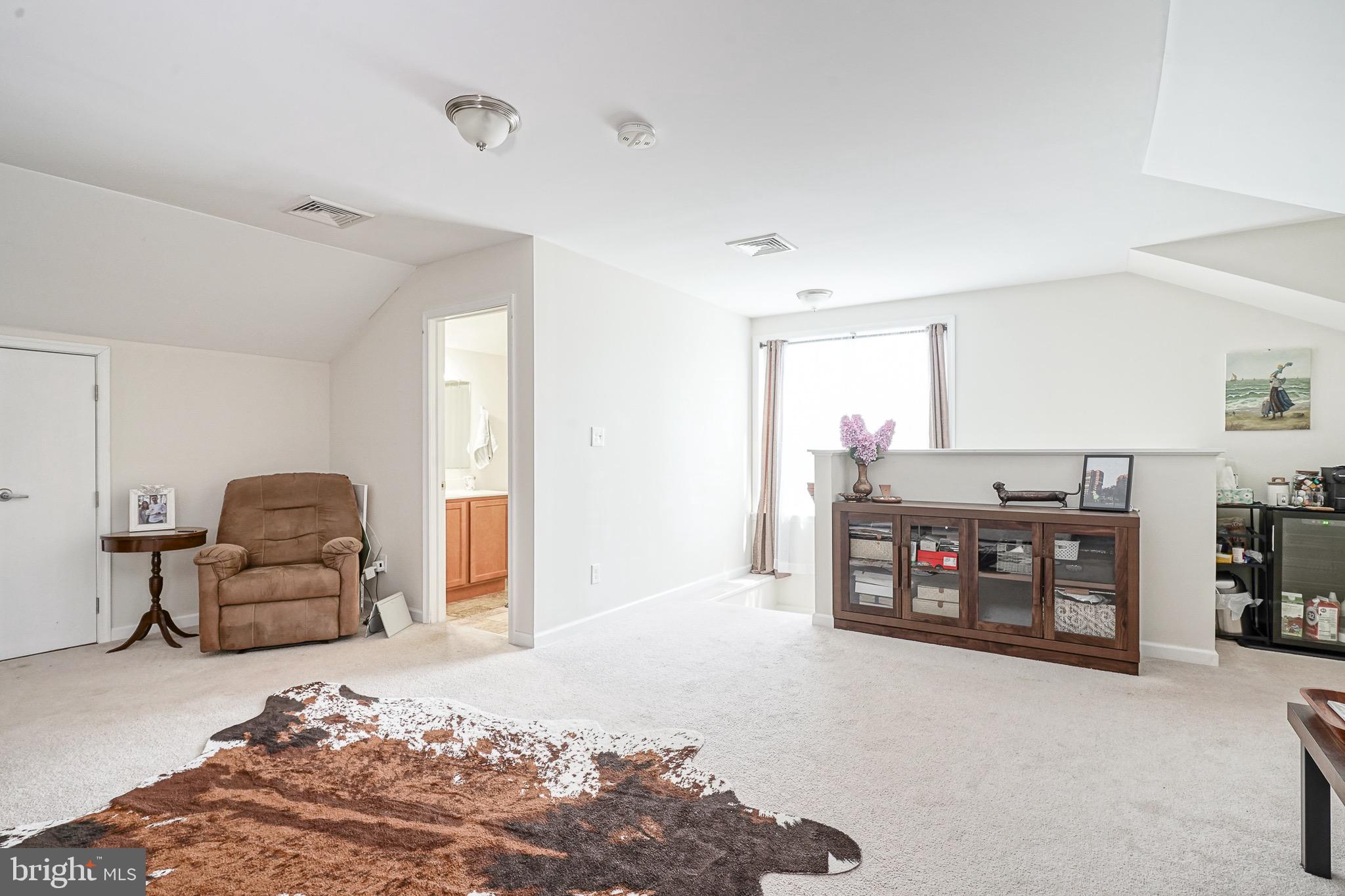 EAST FALLS - Residential