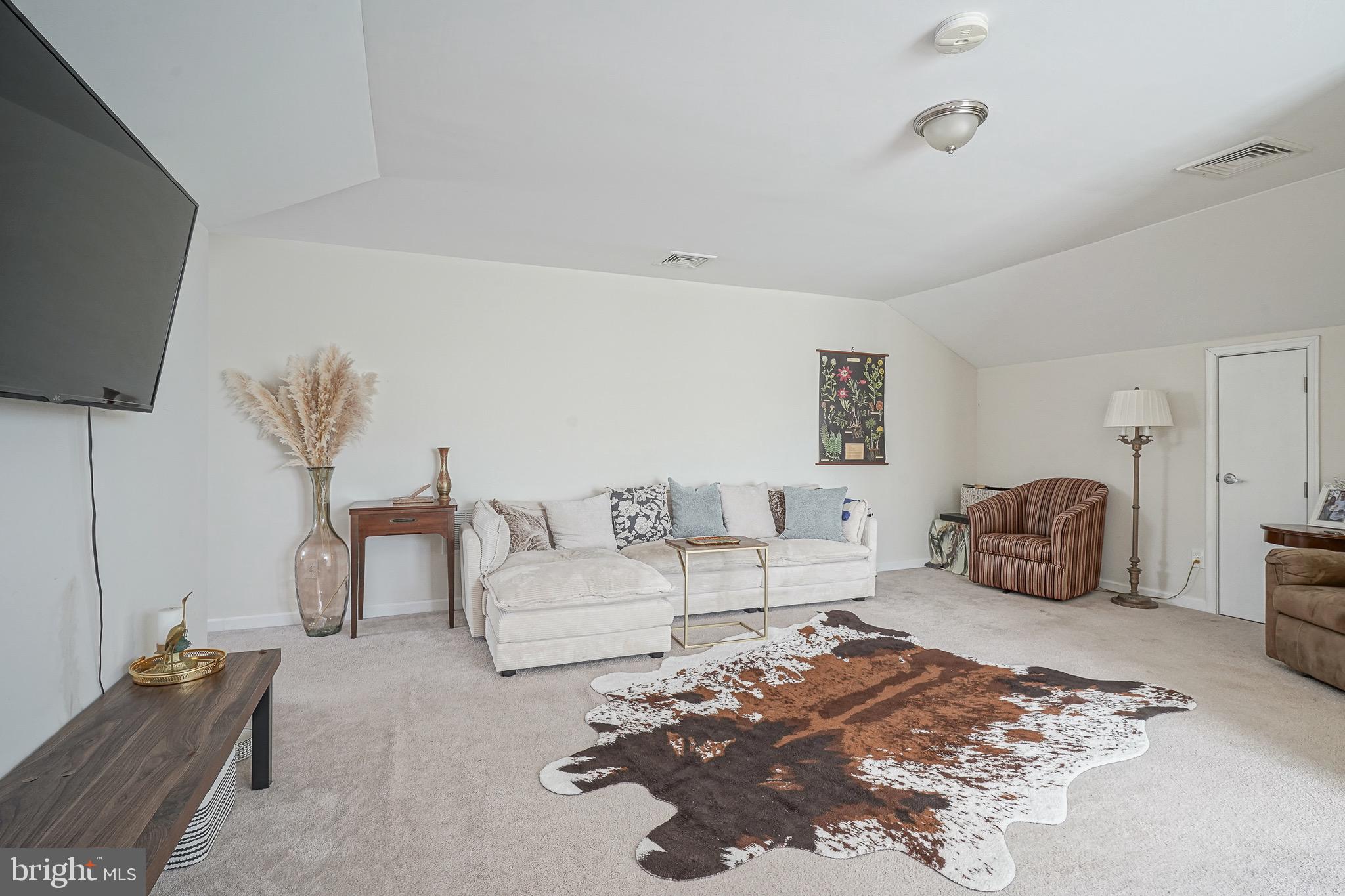 EAST FALLS - Residential