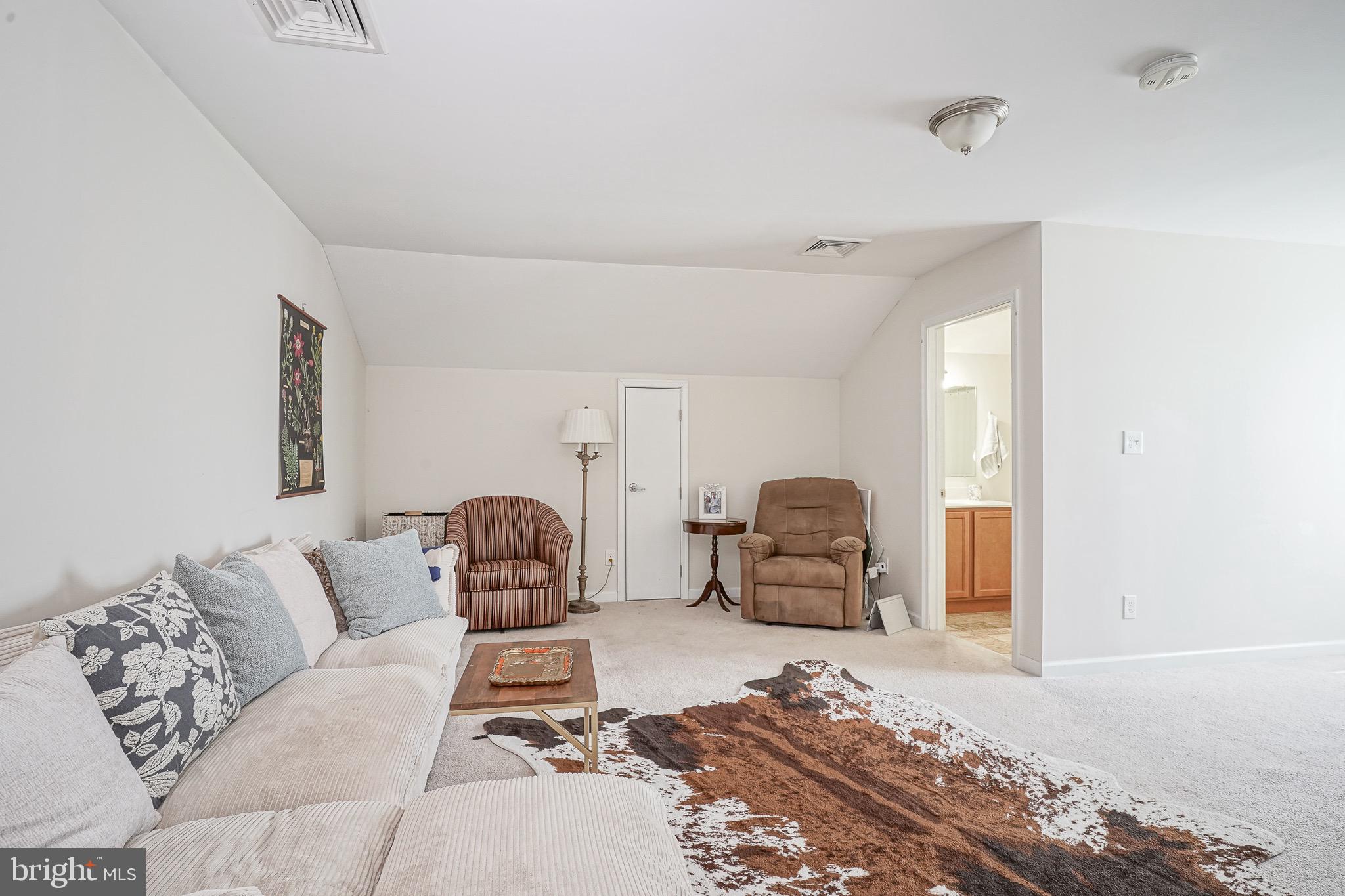 EAST FALLS - Residential