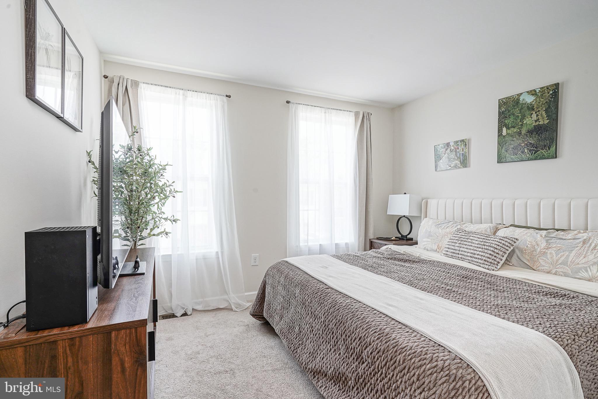 EAST FALLS - Residential
