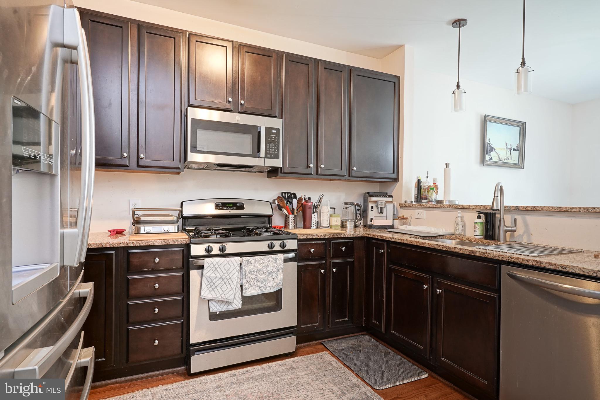 EAST FALLS - Residential
