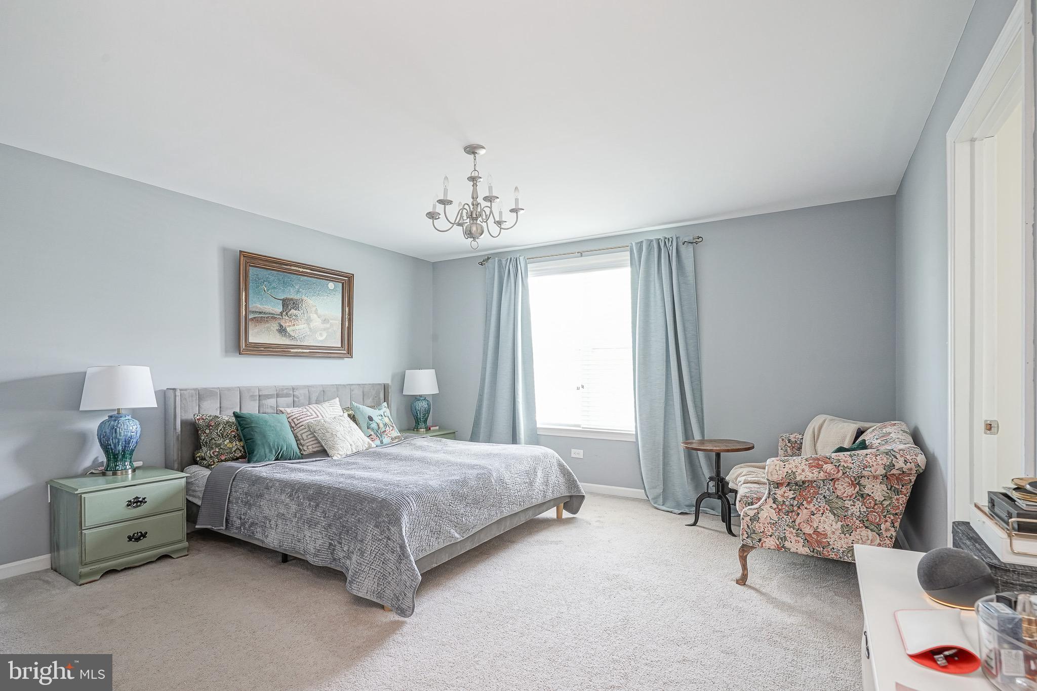 EAST FALLS - Residential