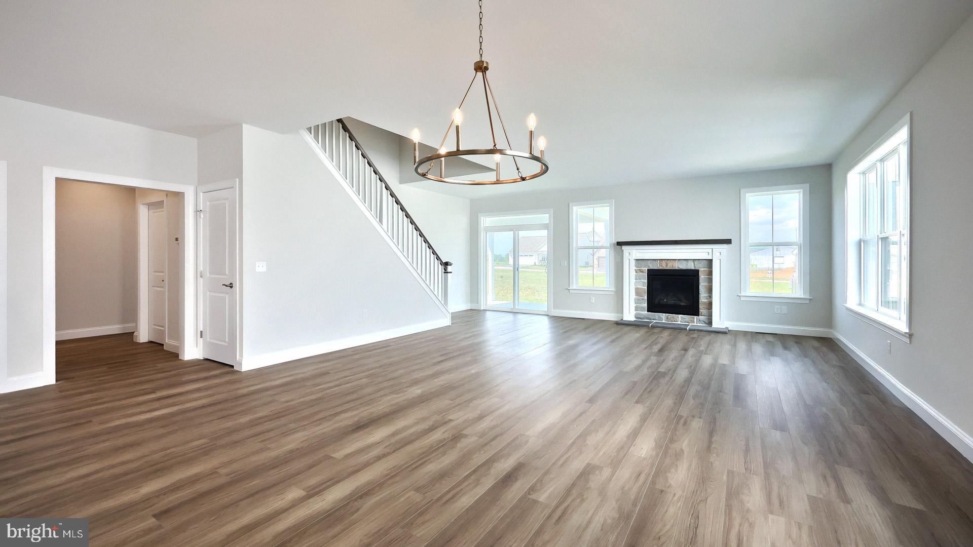 WINDING CREEK - Residential