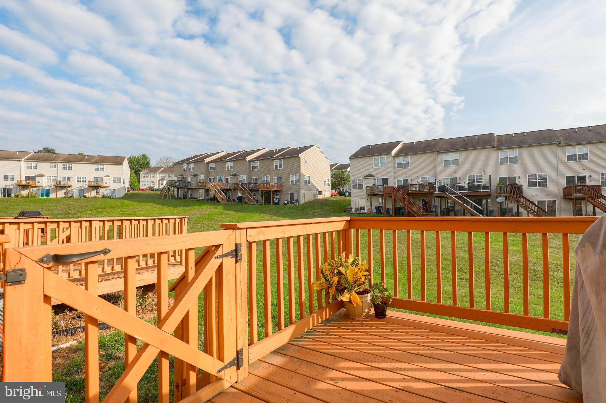 MANOR OAKS - Residential