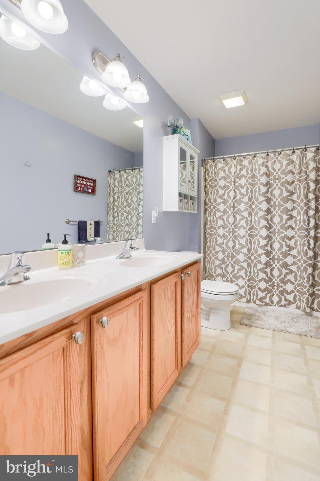 MANOR OAKS - Residential
