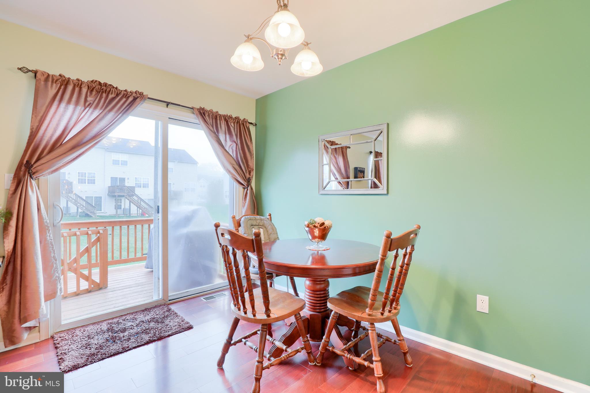 MANOR OAKS - Residential