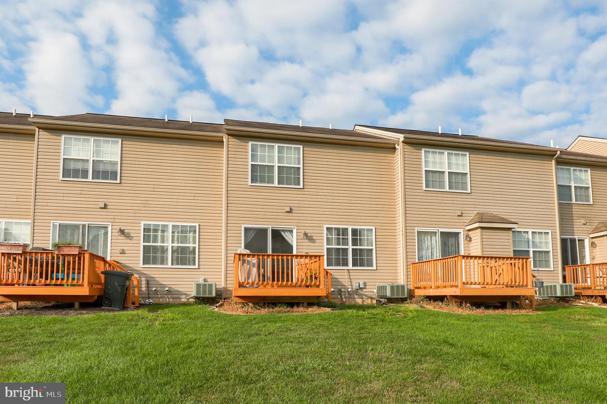 MANOR OAKS - Residential