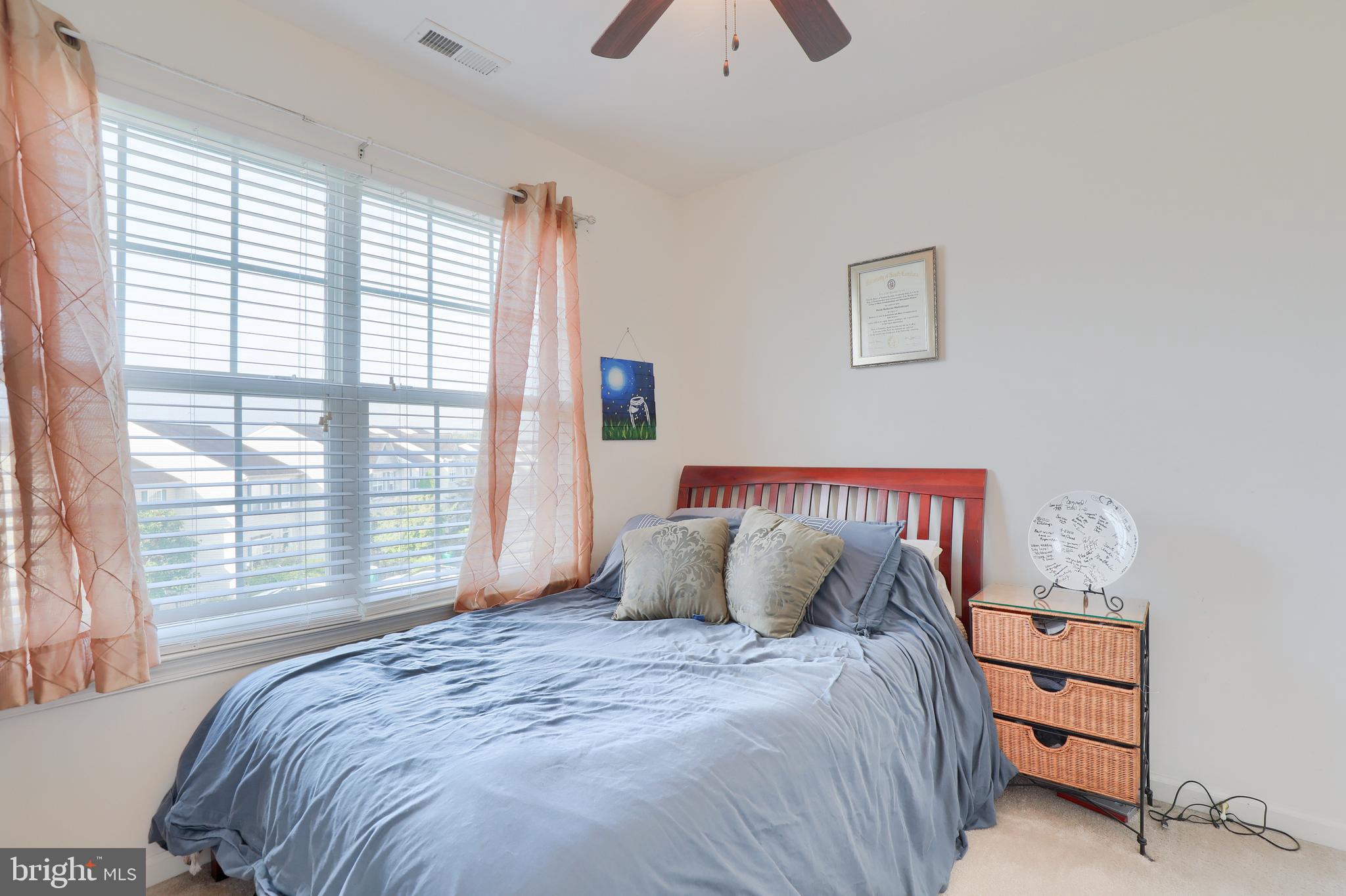 MANOR OAKS - Residential