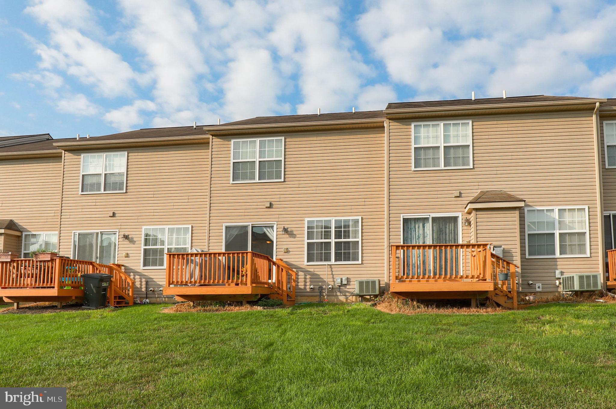 MANOR OAKS - Residential