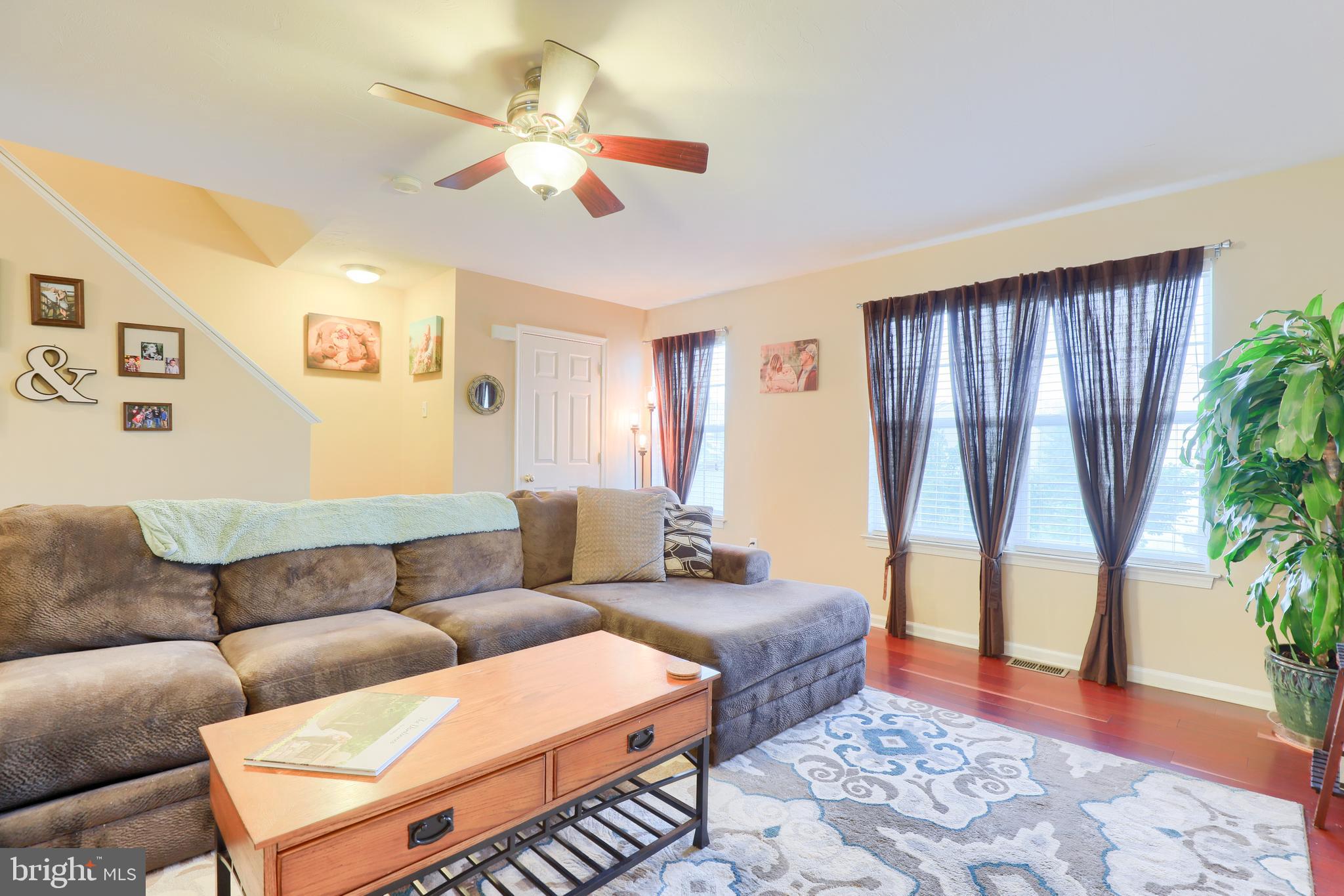 MANOR OAKS - Residential