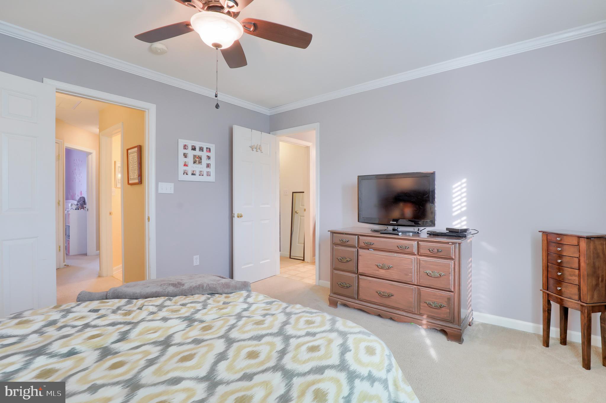 MANOR OAKS - Residential