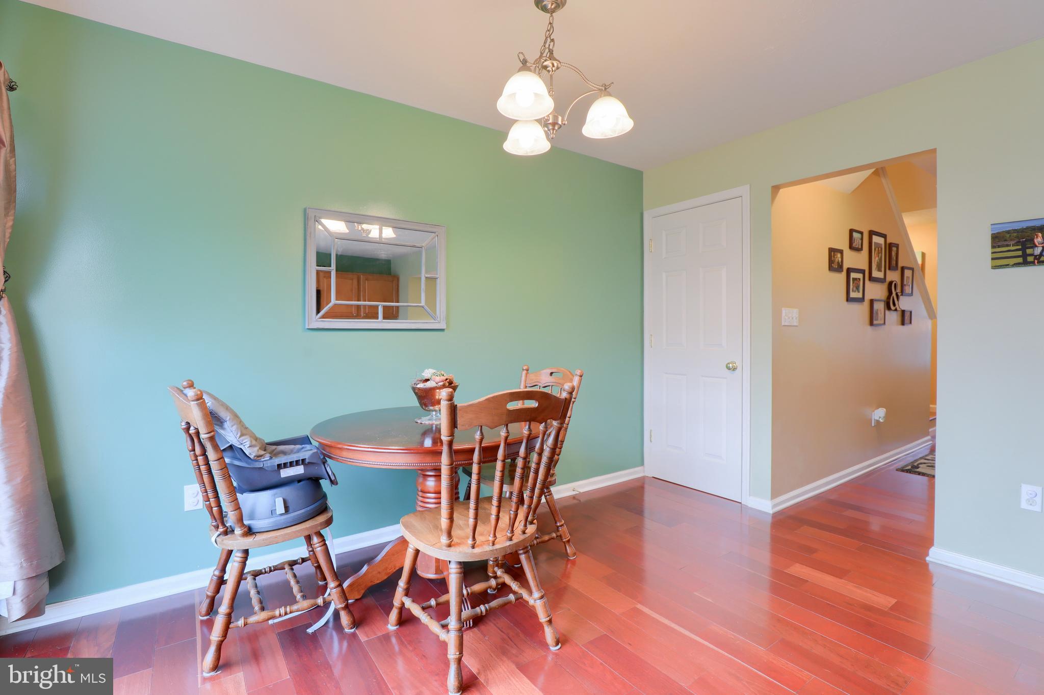 MANOR OAKS - Residential
