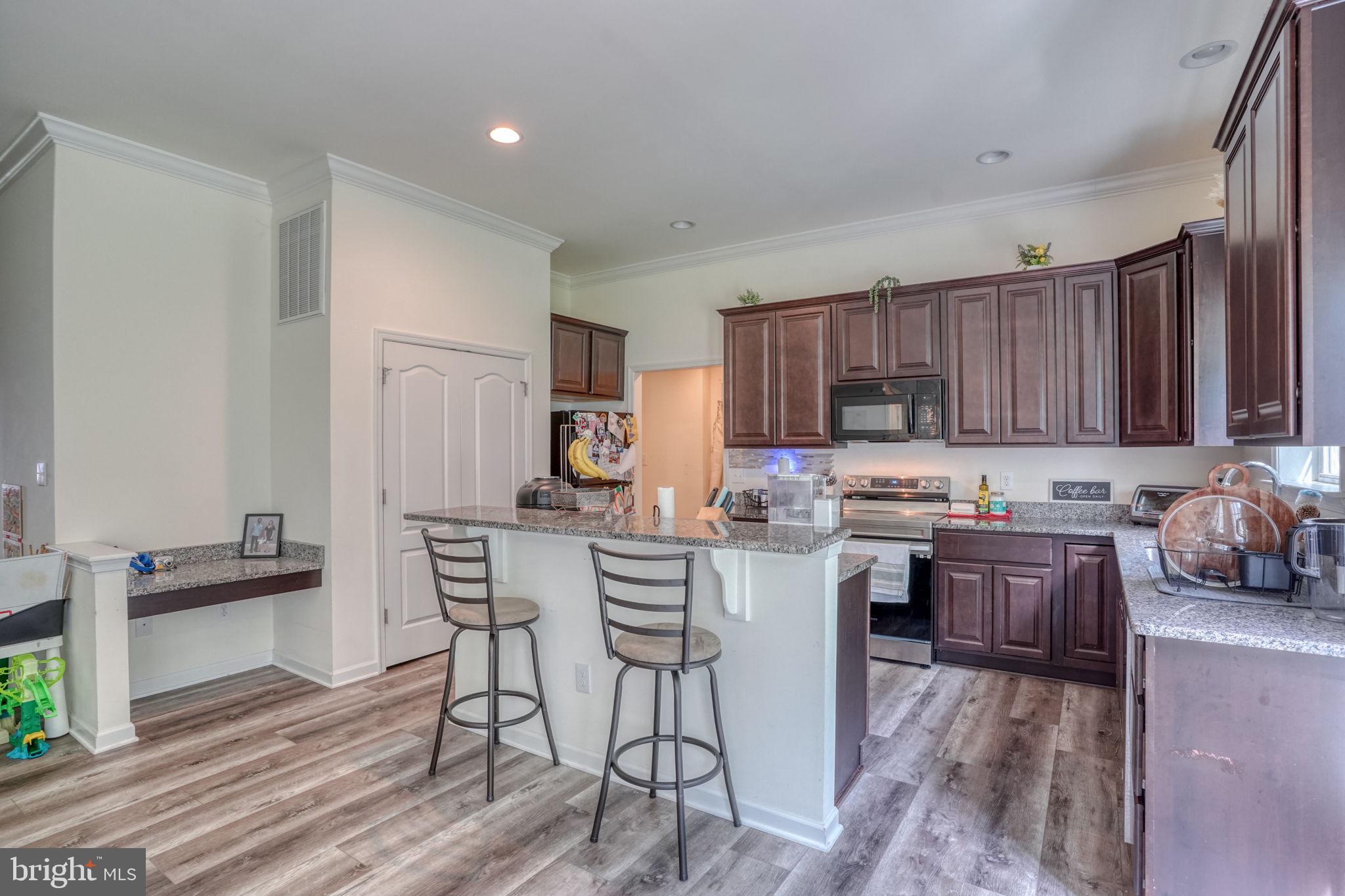 FOX HOLLOW - Residential