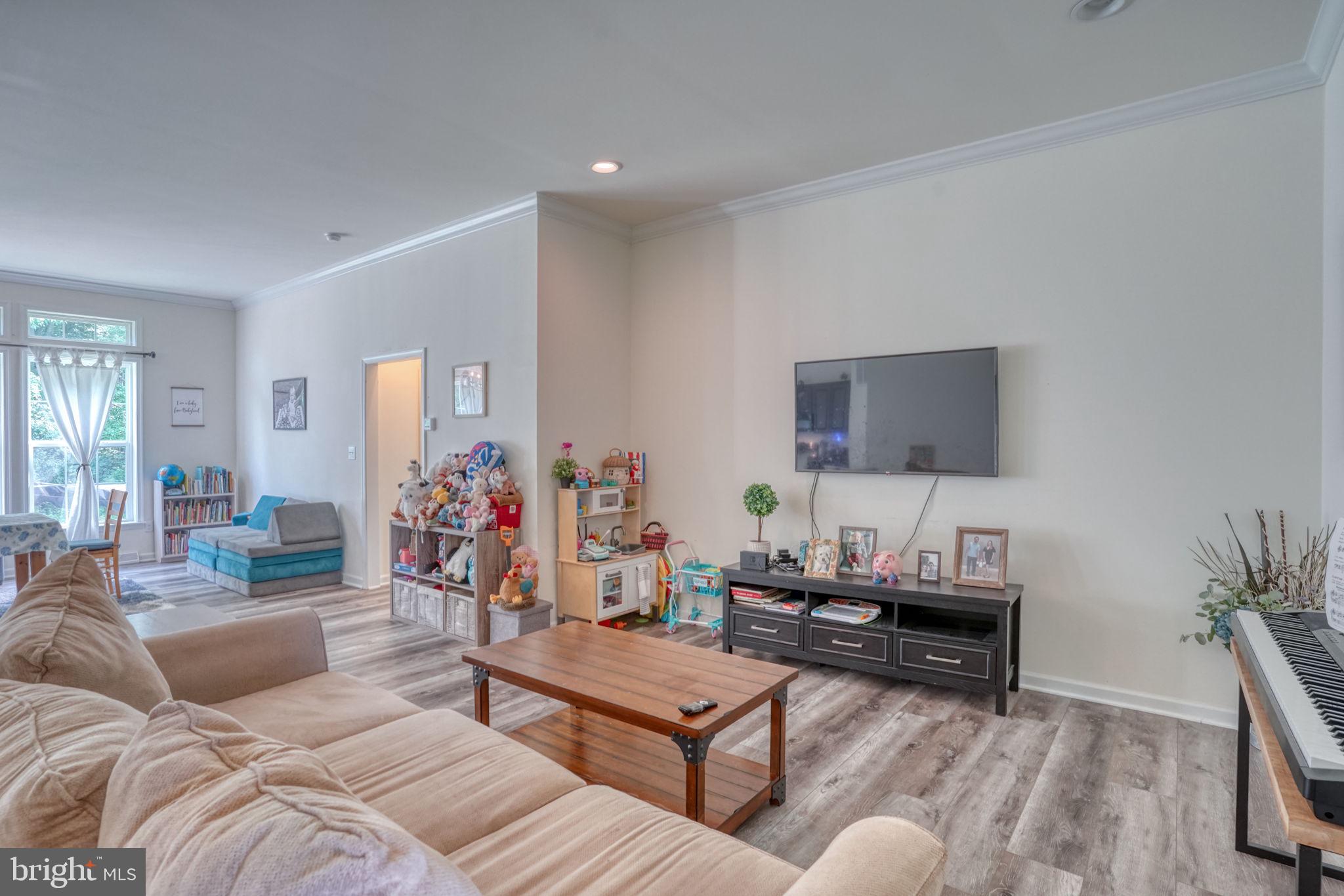 FOX HOLLOW - Residential