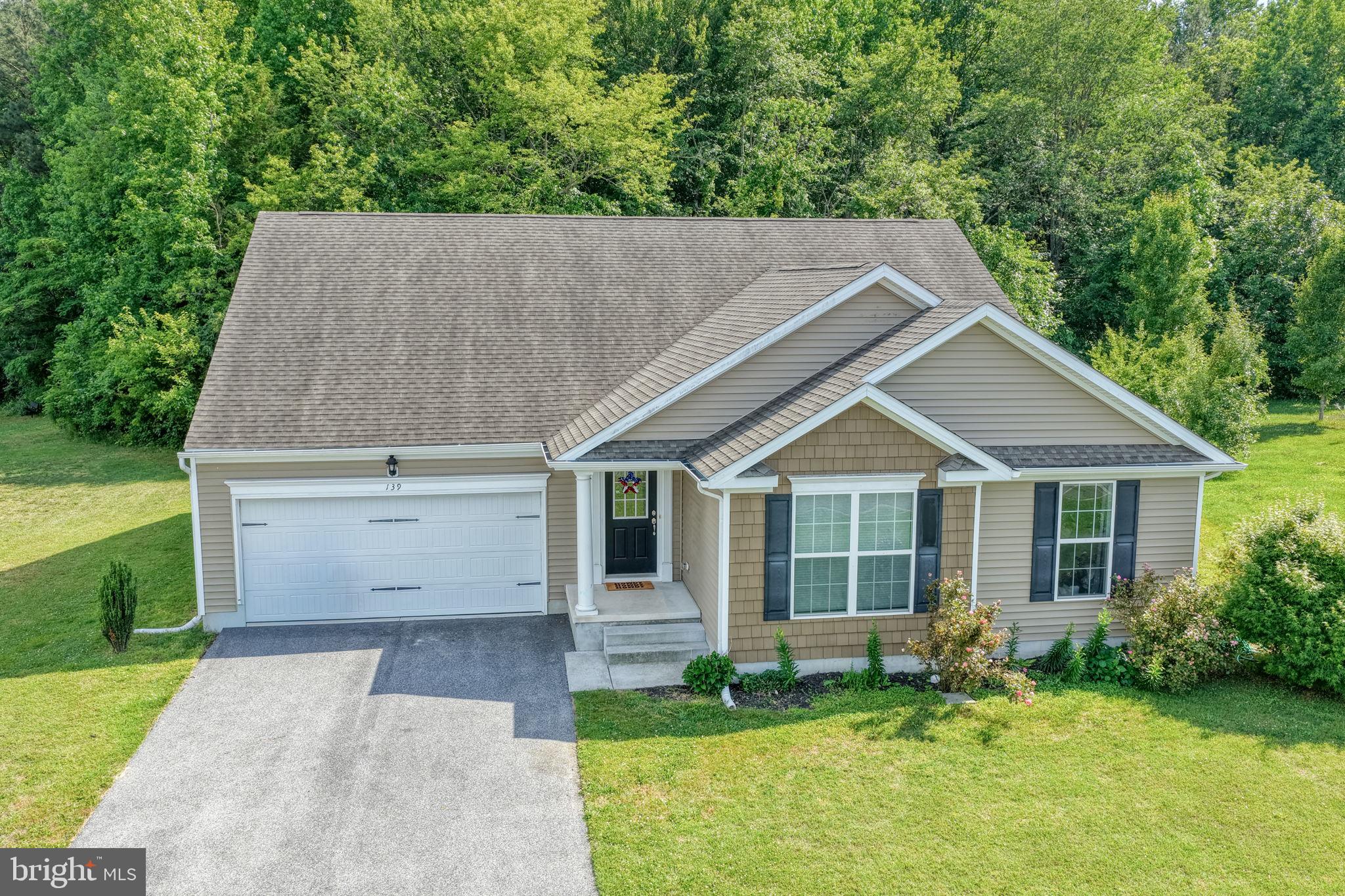 FOX HOLLOW - Residential