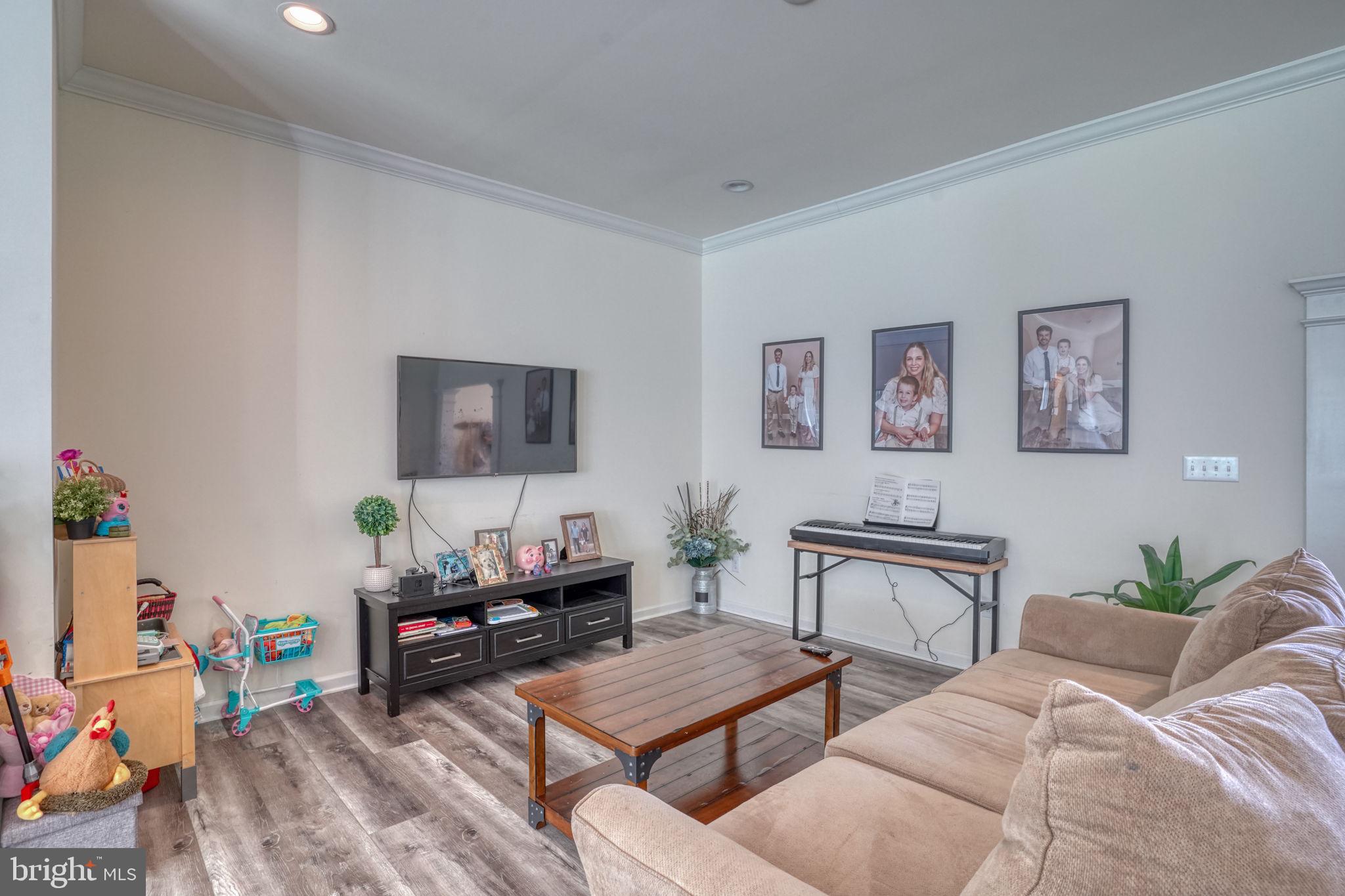 FOX HOLLOW - Residential