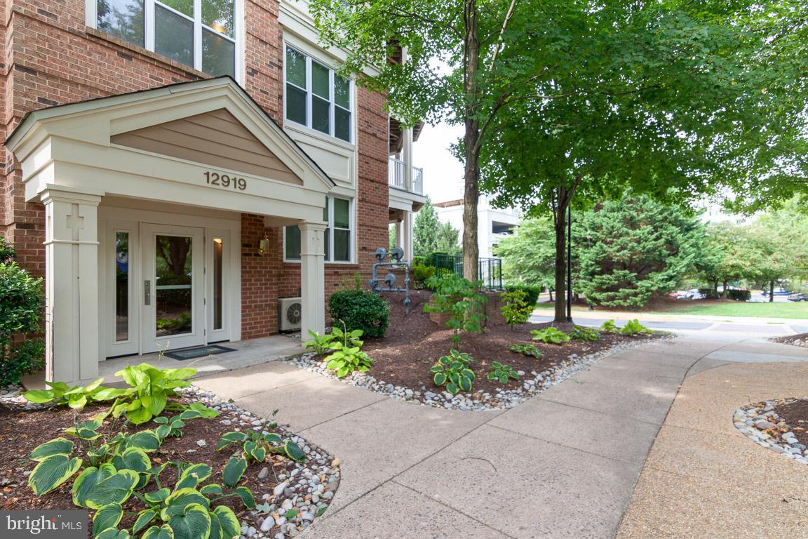 Welcome home to this bright  2-bedroom, 2-bathroom condo in a  secure building with an elevator perfect for low-maintenance living! Located just minutes from  the Reston Town Center, the Toll Road, and the Silver Line Metro,  commuting and entertainment are a breeze.  

Inside, you’ll find an  open floorplan, ideal for relaxing or entertaining. The primary suite includes a walk-in closet and an en-suite bath, while the second bedroom offers flexibility for guests or a home office.  

Enjoy the convenience of  in-unit laundry, reserved parking, and community amenities including a gym and 2 outdoor pools. Whether you're a first-time buyer, downsizing, or looking for an investment, this condo checks all the boxes! Schedule your tour today. 🚪🔑
