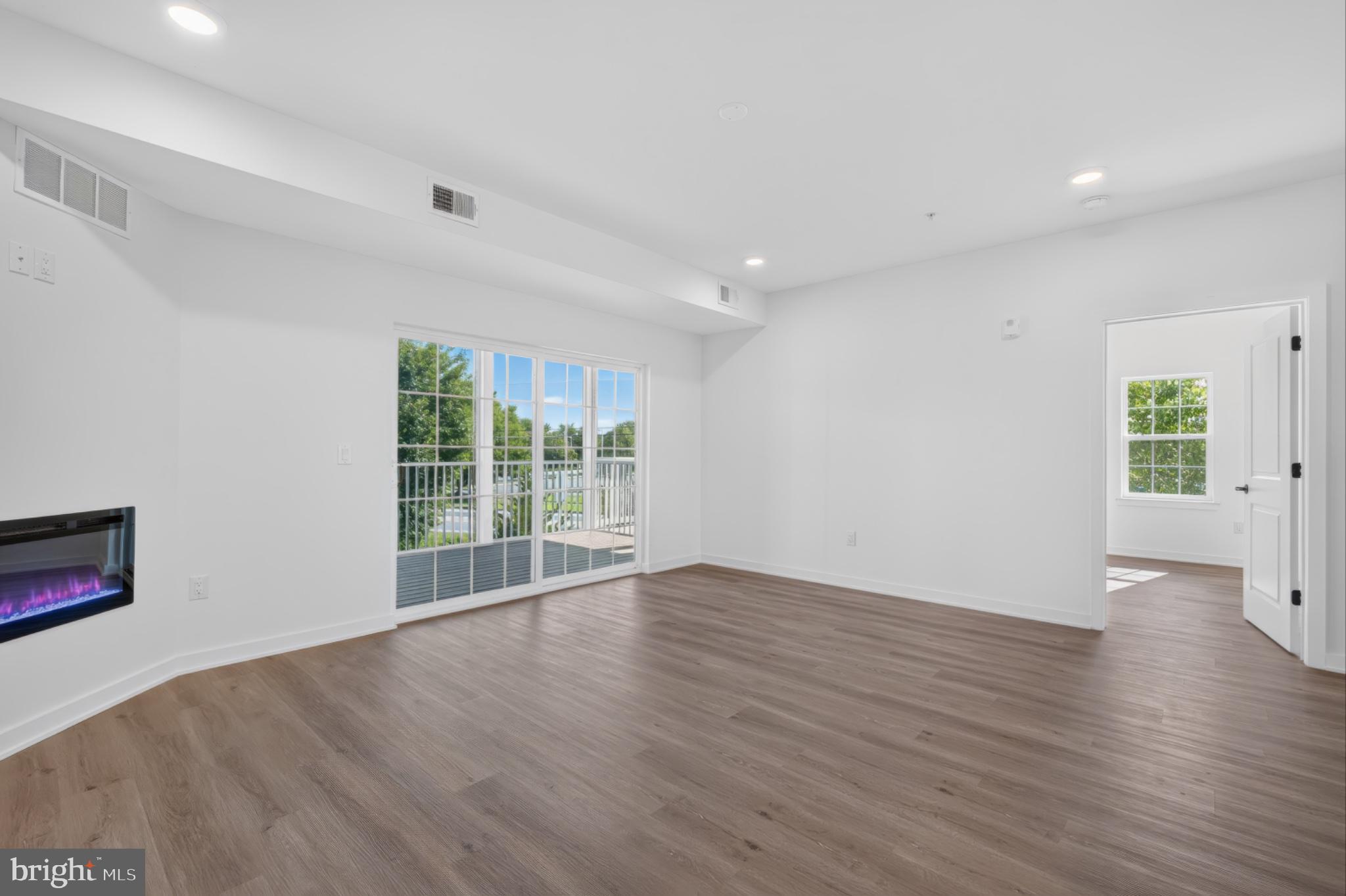 STEEPLE GLENN - Residential