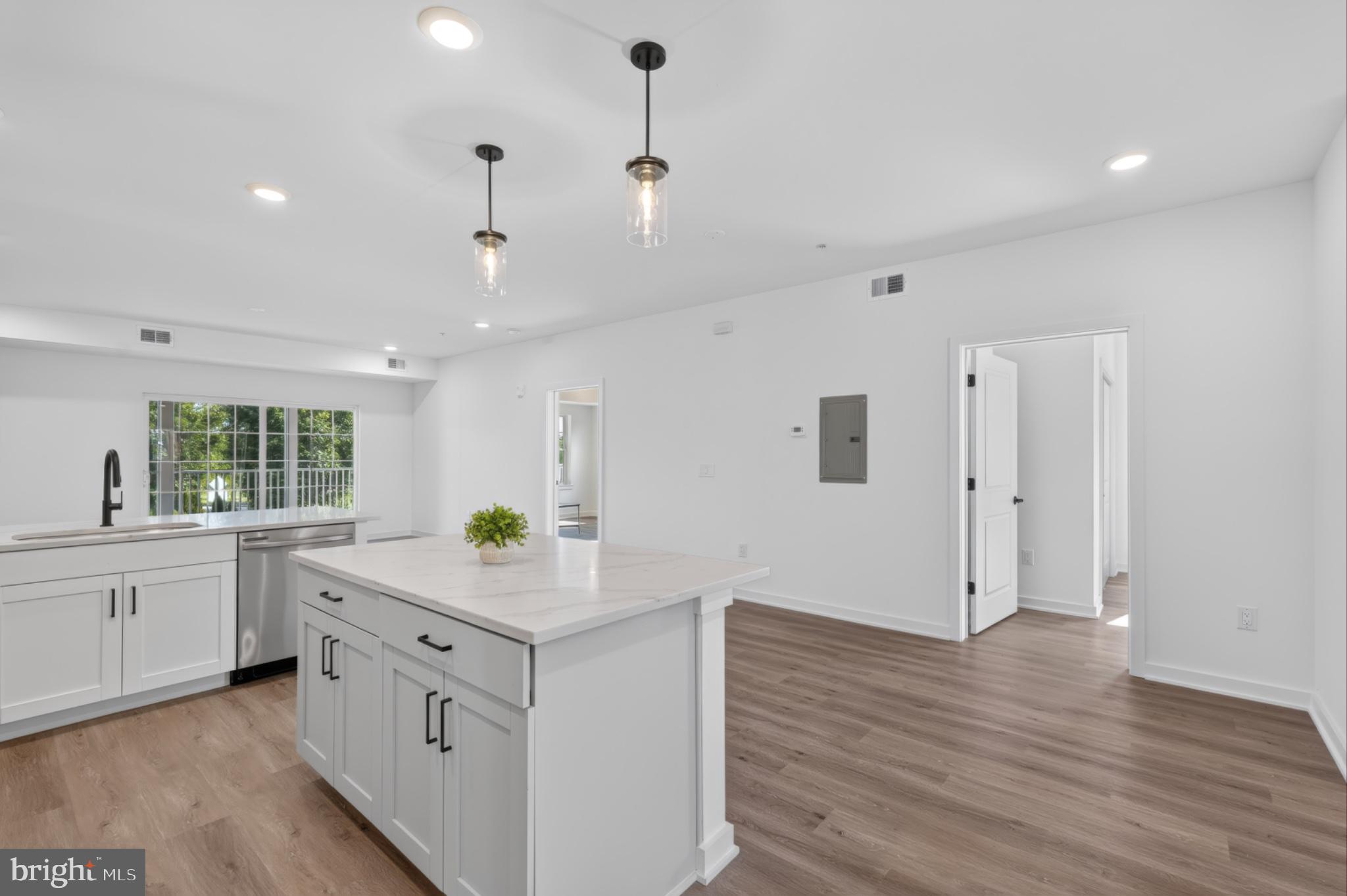 STEEPLE GLENN - Residential