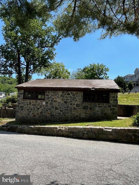 ROCKFORD PARK - Commercial Sale