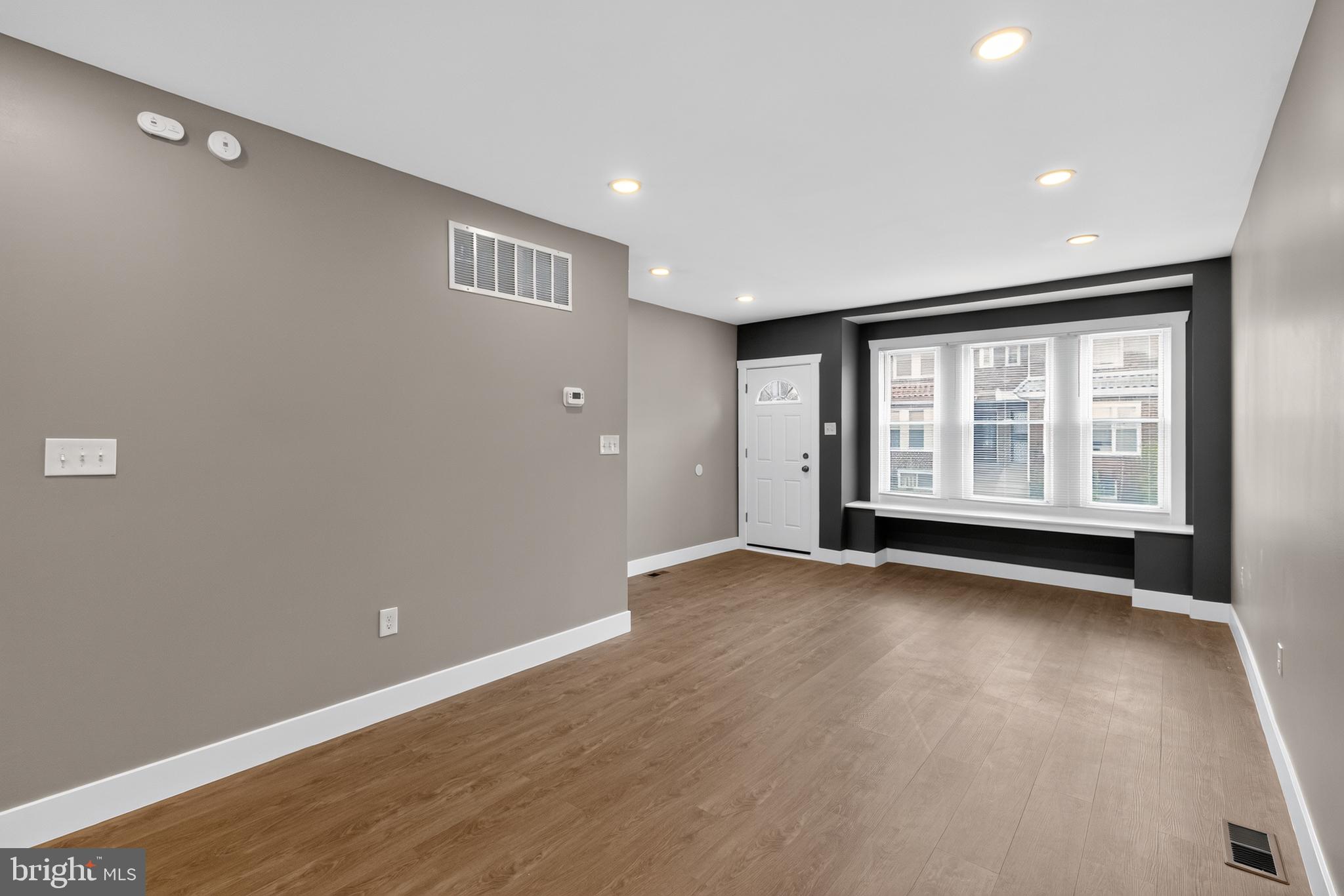 OAK LANE - Residential