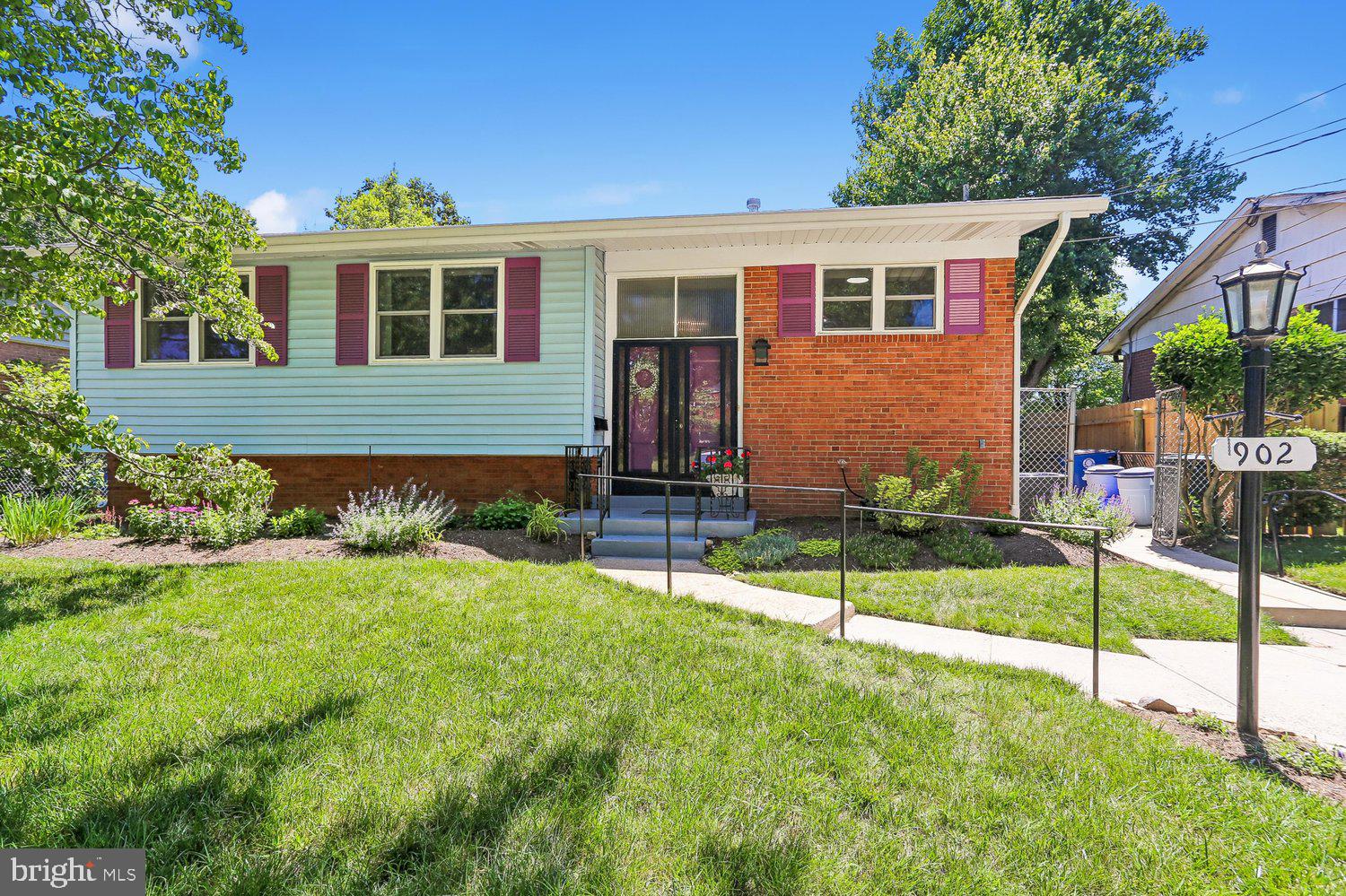 FOREST KNOLLS - Residential
