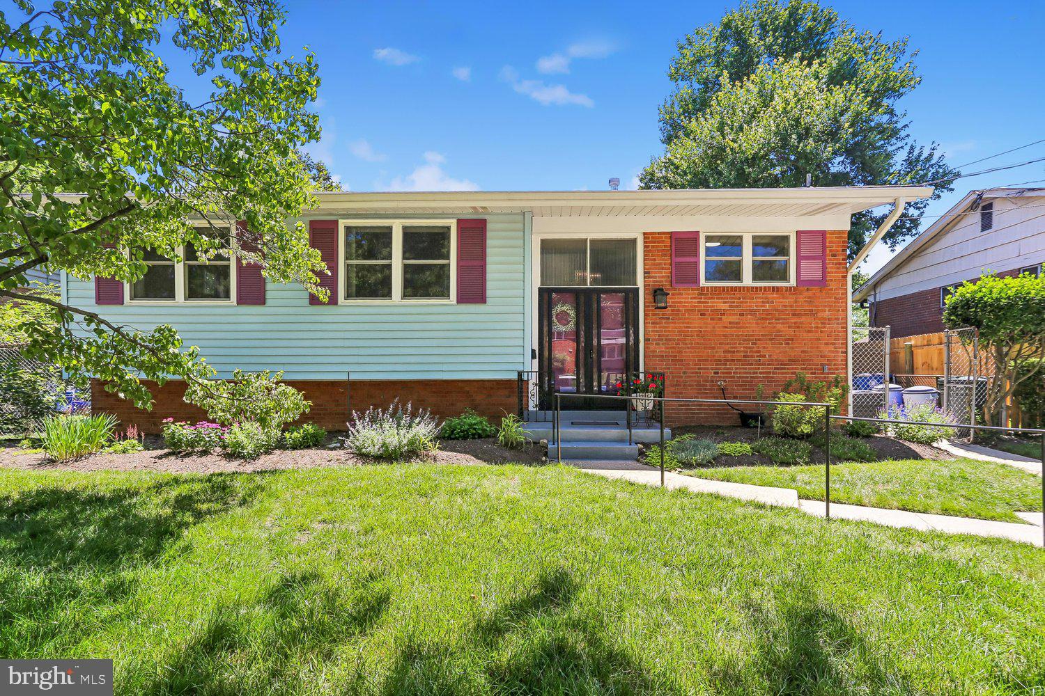 FOREST KNOLLS - Residential
