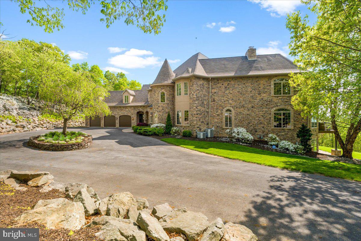 STONECREST - Residential
