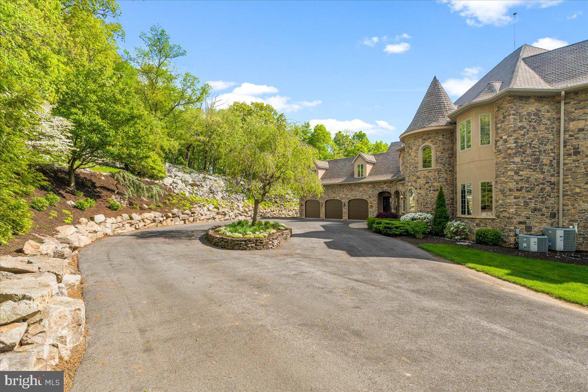 STONECREST - Residential