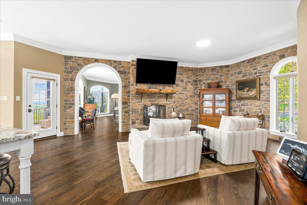 STONECREST - Residential