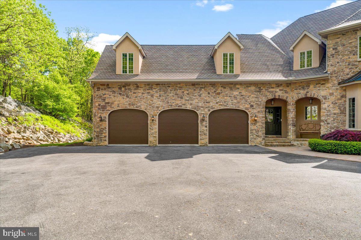 STONECREST - Residential