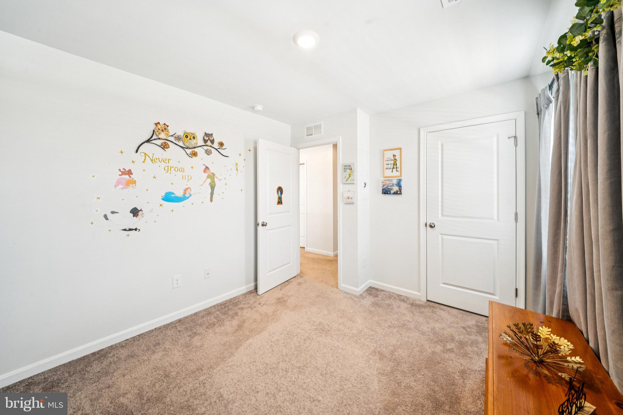 LADYSMITH VILLAGE - Residential