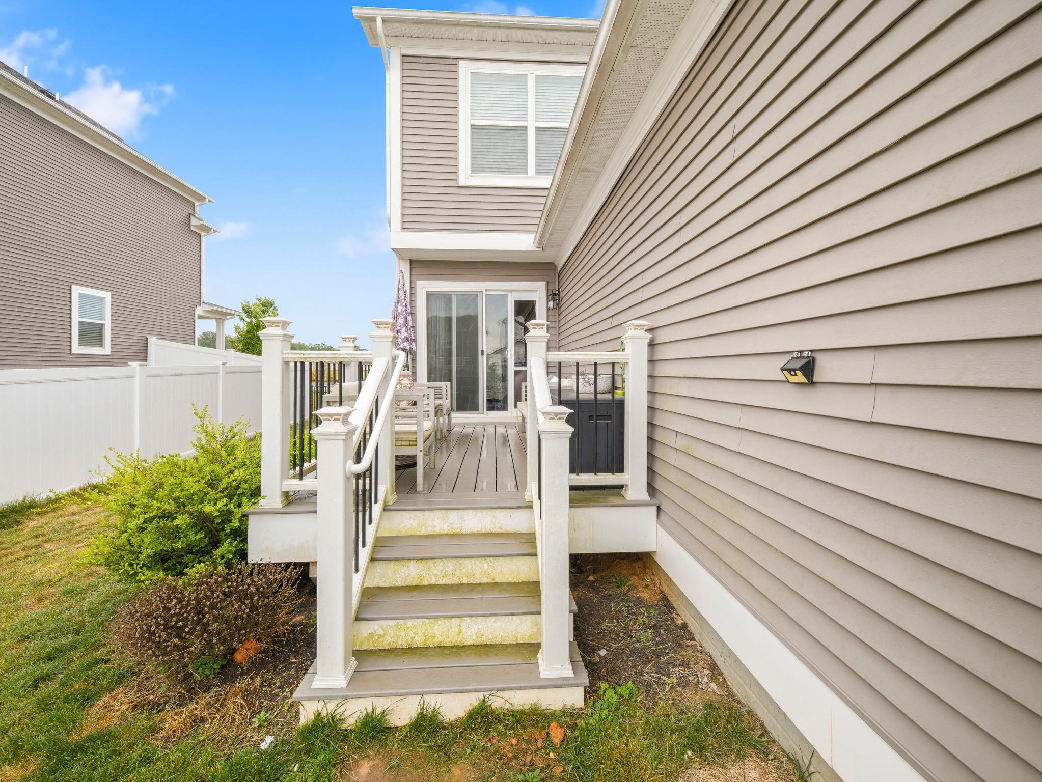 LADYSMITH VILLAGE - Residential