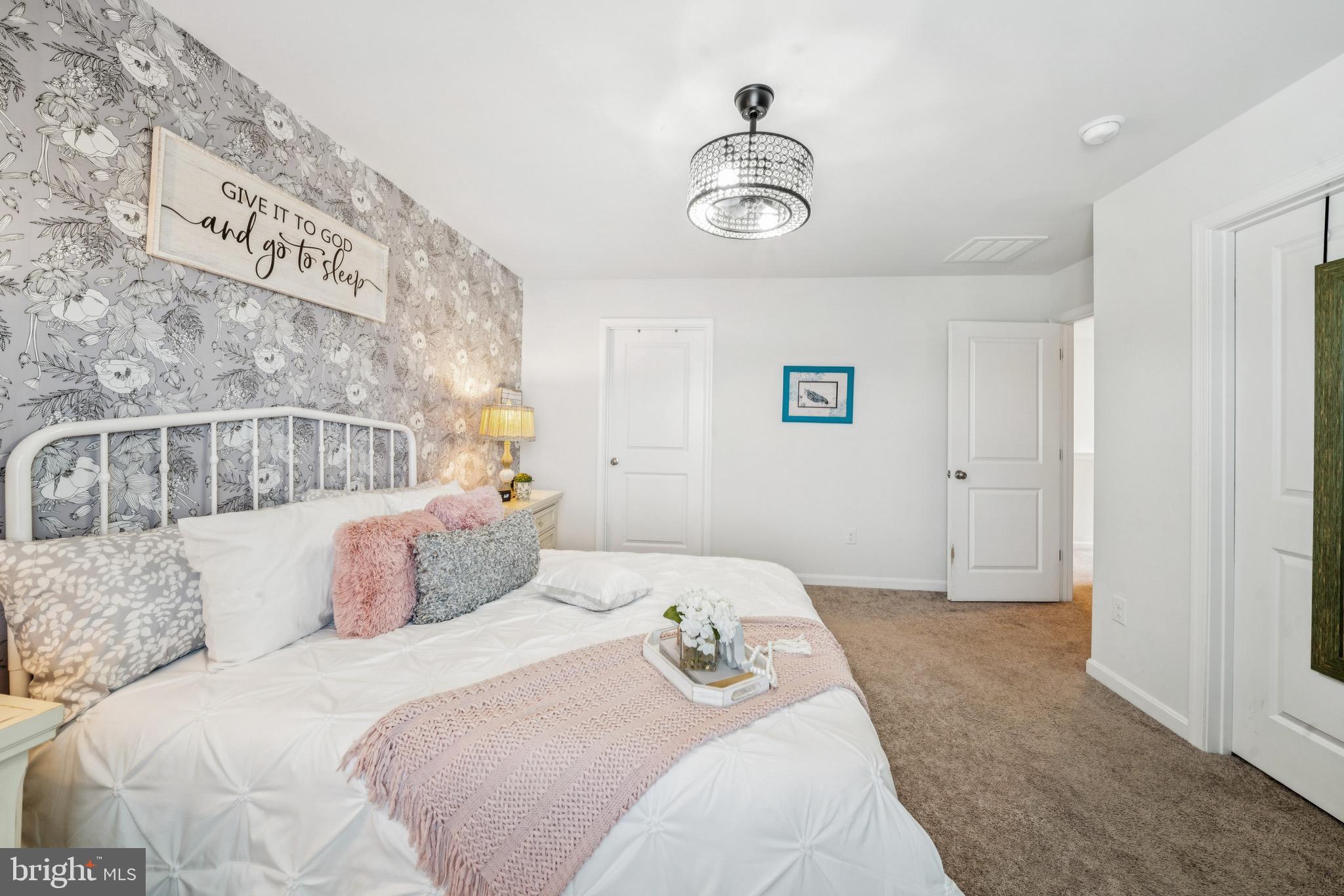 LADYSMITH VILLAGE - Residential
