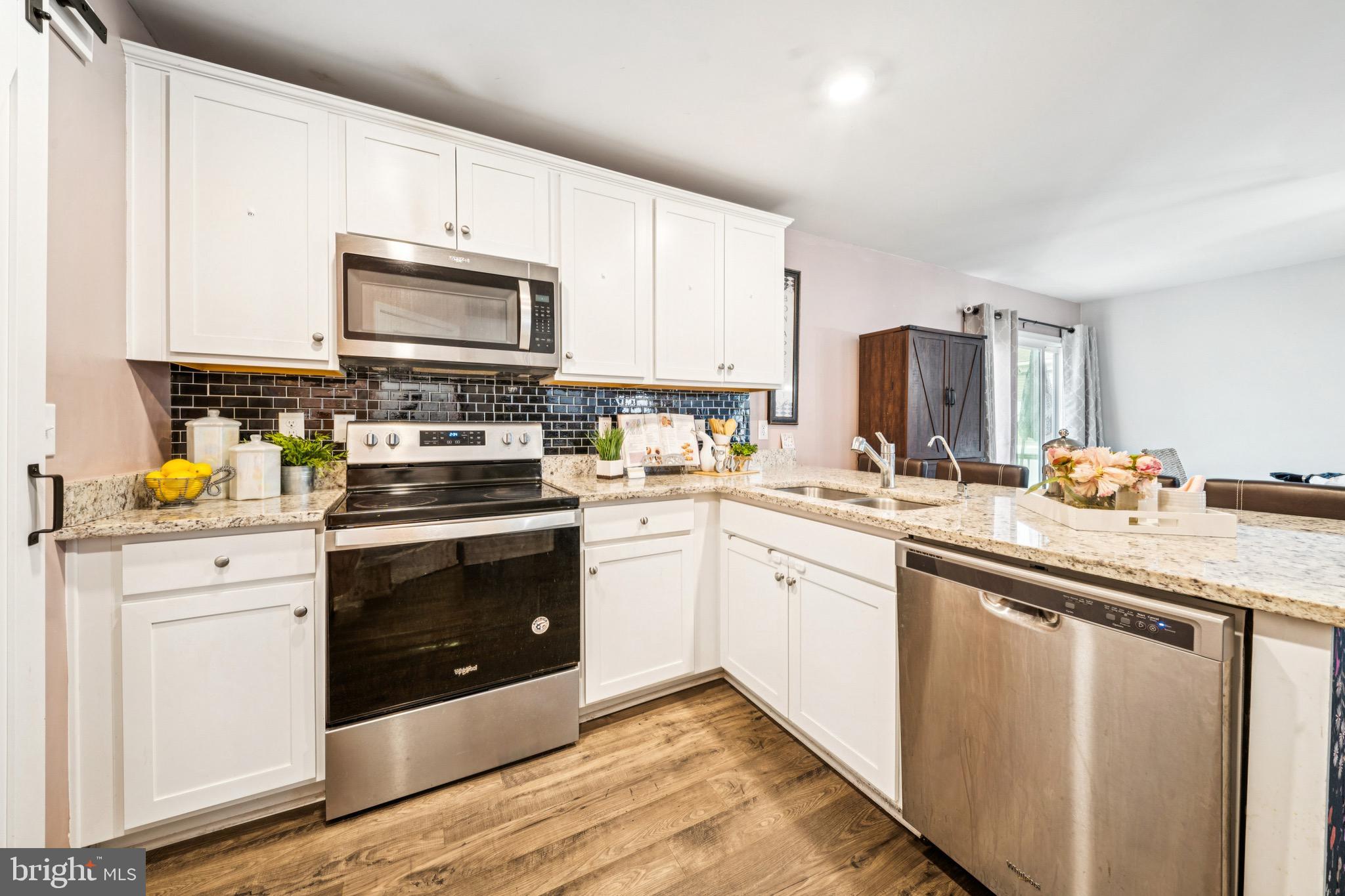 LADYSMITH VILLAGE - Residential