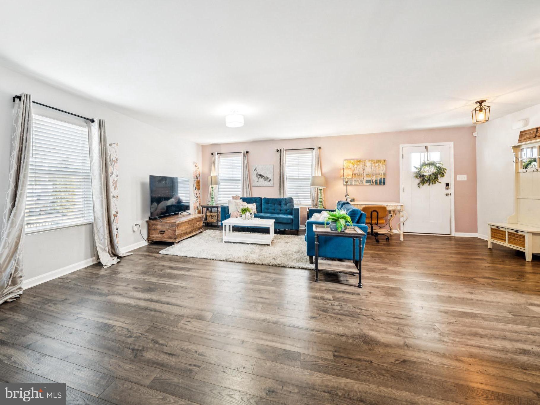 LADYSMITH VILLAGE - Residential