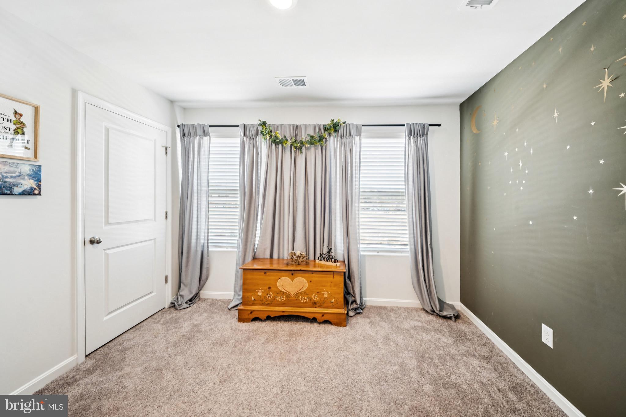 LADYSMITH VILLAGE - Residential