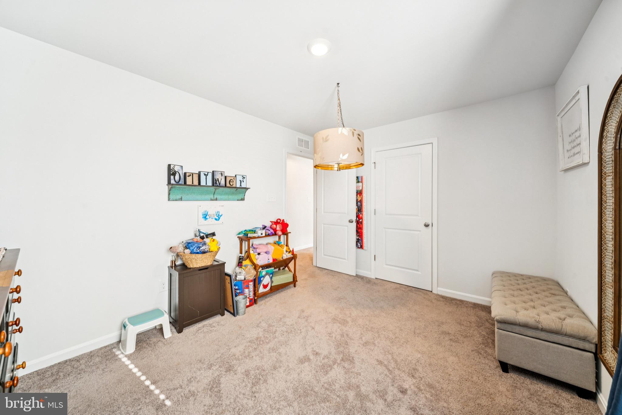 LADYSMITH VILLAGE - Residential